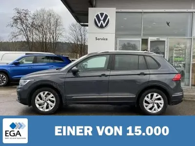 Gebraucht VW Tiguan Life 131 PS (96 kW) 2023 Grau metallic SUV