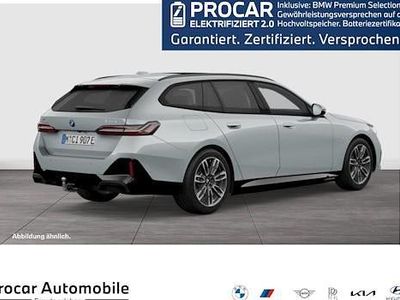 Gebraucht BMW 550e Comfort Edition 489 PS (359 kW) 2025 Grau Kombi