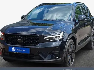 Neu Volvo XC40 Plus 163 PS (119 kW) 2026 Schwarz SUV