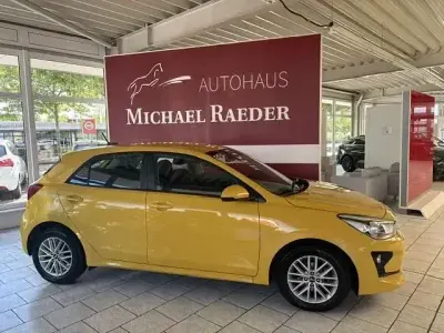 Gebraucht Kia Rio Edition 7 84 PS (61 kW) 2023 (myw) most yellow m Kleinwagen