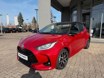 Gebraucht Toyota Yaris Hybrid Connect Style 116 PS (85 kW) 2022 Rot Limousine
