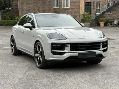 Gebraucht Porsche Cayenne E-Hybrid Coupe 470 PS (345 kW) 2023 Kreide SUV
