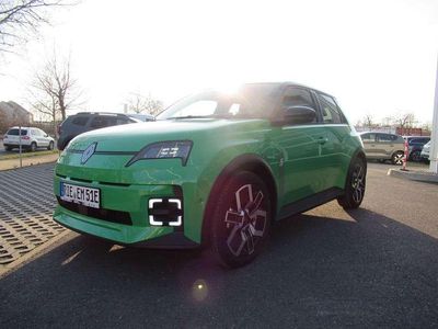 Gebraucht Renault 5 E-Tech Komfort 110 kW (150 PS) 2024 Pop green! metallic, dach blac Kleinwagen