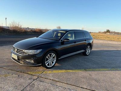 Gebraucht VW Passat Elegance 150 PS (110 kW) 2020 Schwarz Kombi