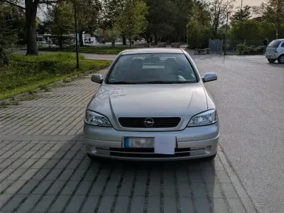 Gebraucht Opel Astra 75 PS (55 kW) 2000 Silber Limousine