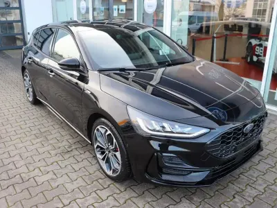 Neu Ford Focus ST-Line X 155 PS (114 kW) 2026 Agateblack metallic Limousine