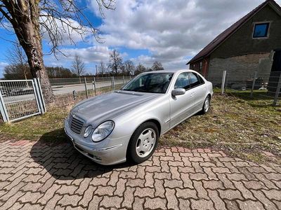 Usata Mercedes E320 Elegance 224 CV (164 kW) 2003 Argento Berlina