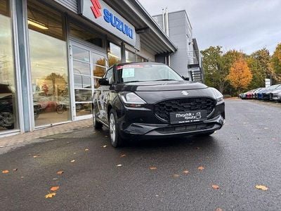 Neu Suzuki Swift Comfort 83 PS (61 kW) 2025 Schwarz Kleinwagen