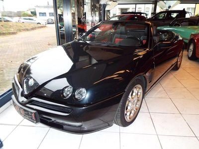 Second-hand Alfa Romeo Spider 150 CP (110 kW) 2003 Negru Cabrio