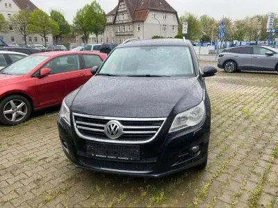 Gebraucht VW Tiguan Team 150 PS (110 kW) 2011 Schwarz SUV