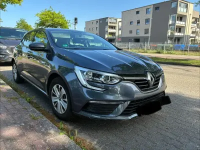 Gebraucht Renault Mégane Life 116 PS (85 kW) 2019 Grau Limousine