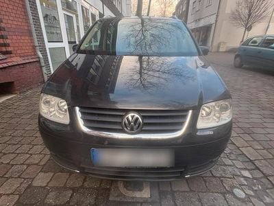 Schwarz Gebraucht 2005 VW Golf Plus Van / Kleinbus | 2.200 € (Teuer)