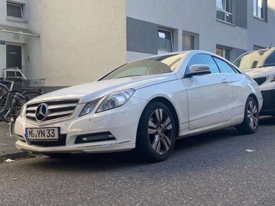 Mercedes E200