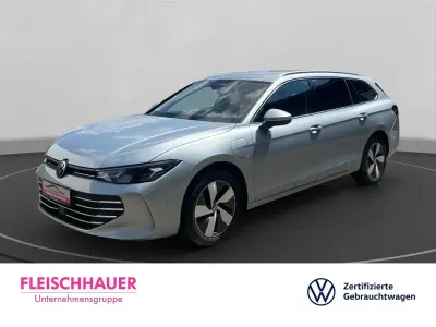 Gebraucht VW Passat IQ Drive 204 PS (150 kW) 2025 Silber Kombi