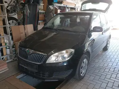 Gebraucht Skoda Fabia 69 PS (50 kW) 2011 Schwarz Kleinwagen