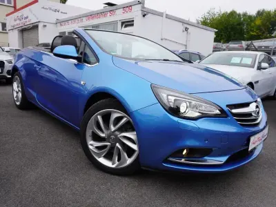 Usata Opel Cascada Innovation 170 CV (125 kW) 2016 Blu Cabrio