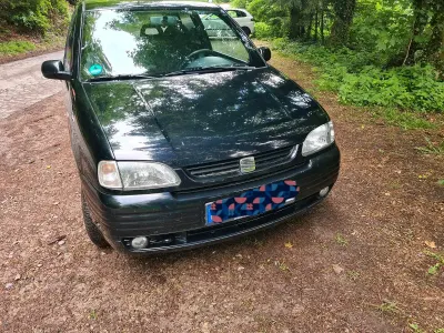 Używany Seat Arosa 50 KM (36 kW) 2000 Czarny Hatchback