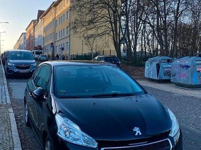 Gebraucht Peugeot 208 Active 82 PS (60 kW) 2012 Schwarz Kleinwagen