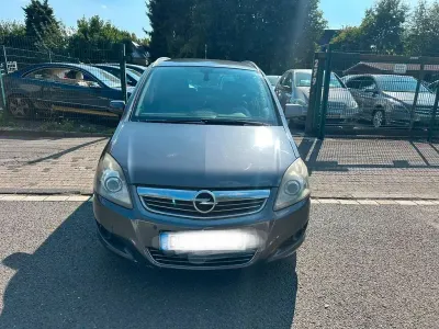 Gebraucht Opel Zafira Innovation 116 PS (85 kW) 2009 Grau Van / Kleinbus