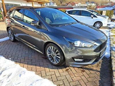 Grau Gebraucht 2018 Ford Focus ST-Line Kombi | 11.600 € (Etwas zu teuer)