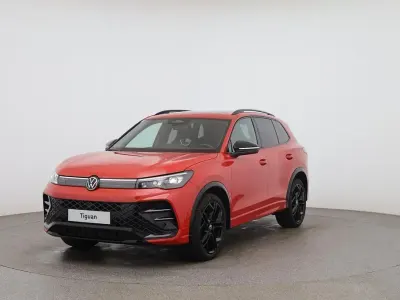 Gebraucht VW Tiguan R-line 150 PS (110 kW) 2024 Rot SUV