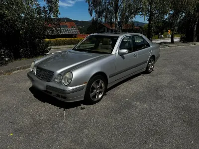 Gebraucht Mercedes E320 224 PS (164 kW) 2000 Silber Limousine