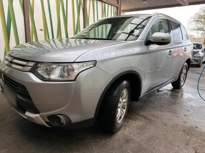 Gebraucht Mitsubishi Outlander 150 PS (110 kW) 2015 Silber SUV