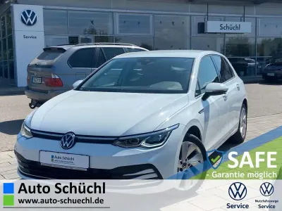 Gebraucht VW Golf VIII Active 150 PS (110 kW) 2024 Weiß Limousine