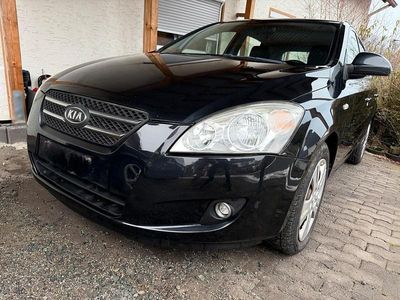 Gebraucht Kia Ceed 90 PS (66 kW) 2008 Schwarz Kleinwagen