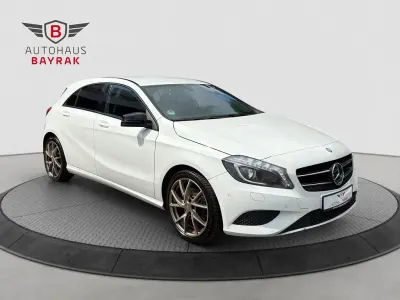 Gebraucht Mercedes A180 Night 122 PS (89 kW) 2014 Weiß Kleinwagen