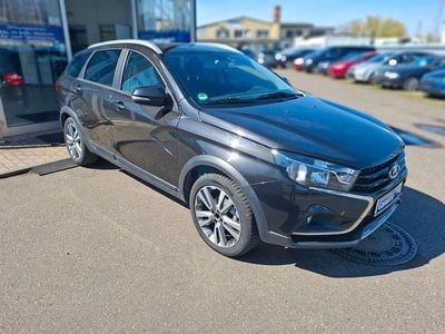Gebraucht Lada Vesta 102 PS (75 kW) 2018 Schwarz SUV