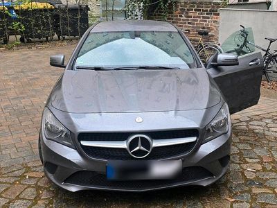 Gebraucht Mercedes CLA200 Shooting Brake 136 PS (100 kW) 2015 Grau Kombi