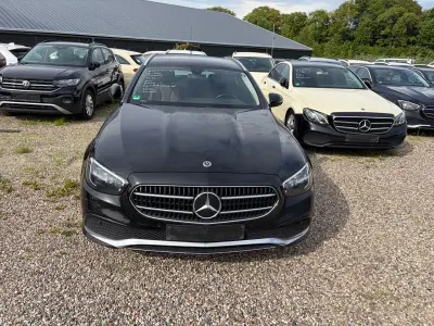 Gebraucht Mercedes E220 Avantgarde 200 PS (147 kW) 2022 Schwarz Limousine