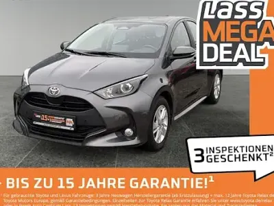 Gebraucht Toyota Yaris Hybrid Business Edition 116 PS (85 kW) 2025 Grau Limousine