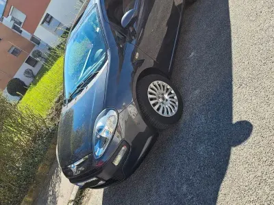 Gebraucht Fiat Punto Evo 77 PS (56 kW) 2011 Grau Kleinwagen
