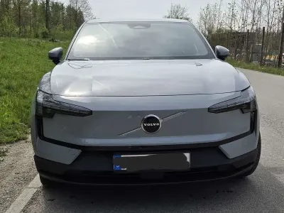 Gebraucht Volvo EX30 Core 200 kW (272 PS) 2024 Grau SUV
