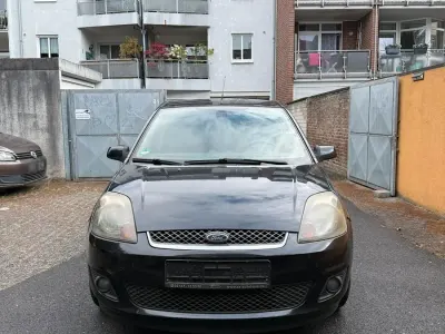 Gebraucht Ford Fiesta 90 PS (66 kW) 2007 Schwarz Kleinwagen