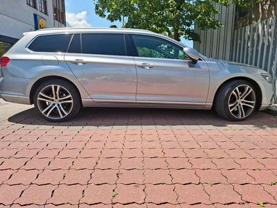 Silber Gebraucht 2019 VW Passat Elegance Limousine | 20.999 € (Fairer Preis)