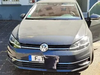 Gebraucht VW Golf VII Comfortline 150 PS (110 kW) 2019 Grau Limousine