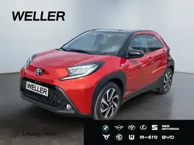 Gebraucht Toyota Aygo X Pulse 72 PS (52 kW) 2023 Rot SUV