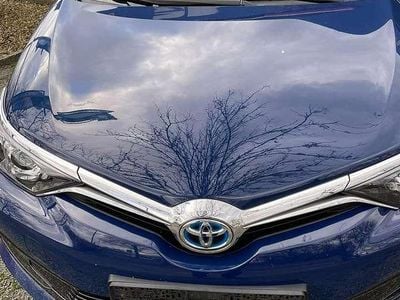 Gebraucht Toyota Auris Hybrid Cool 99 PS (72 kW) 2017 Dark blue/ solid blue Kleinwagen