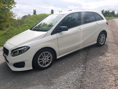 Mercedes B200
