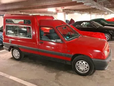 Używany Renault Rapid 54 KM (39 kW) 1996 Czerwony Minivan