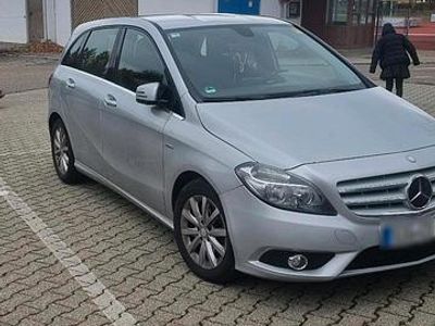 Usata Mercedes 180 109 CV (80 kW) 2012 Grigio Berlina