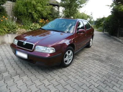 Gebraucht Skoda Octavia 101 PS (74 kW) 1999 Rot Limousine