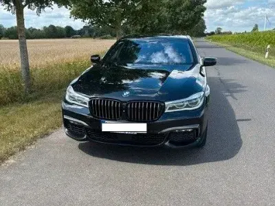 Gebraucht BMW 750 Sport Line 449 PS (330 kW) 2018 Schwarz Limousine
