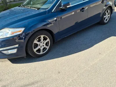 Gebraucht Ford Mondeo 163 PS (119 kW) 2014 Blau Kombi