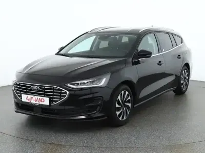 Gebraucht Ford Focus Titanium 125 PS (91 kW) 2024 Schwarz Kombi