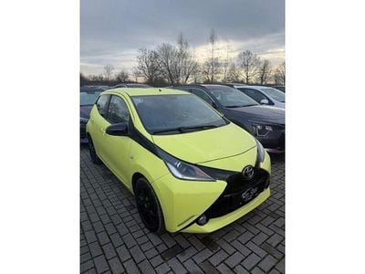 Usata Toyota Aygo X-cite 69 CV (50 kW) 2016 Giallo Utilitaria