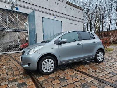 Gebraucht Toyota Yaris 69 PS (50 kW) 2007 Grau Kleinwagen